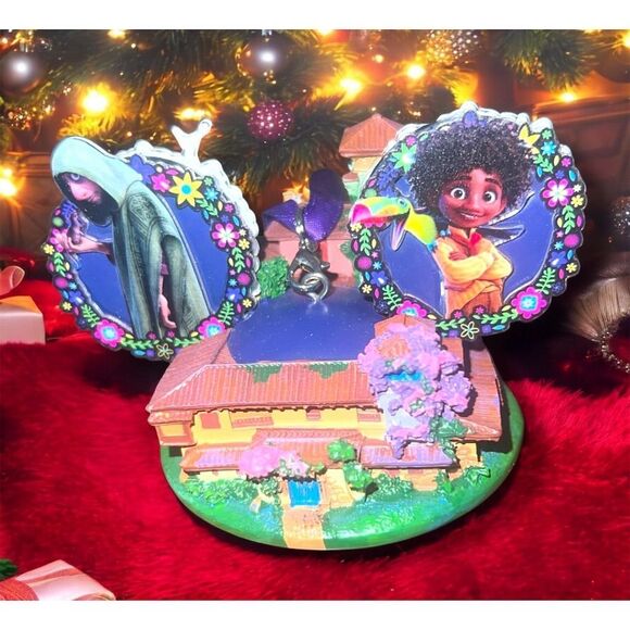 Disney Encanto Mirabel Light-Up Christmas Ornament 2023 Sketchbook Hat NWT - Picture 1 of 6